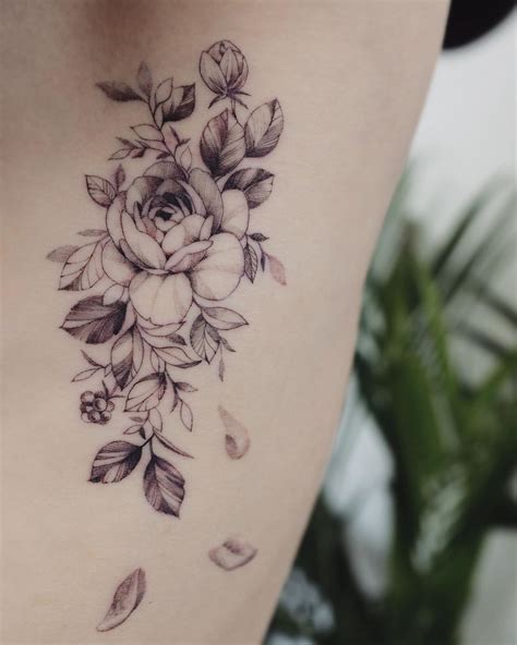 tattoo en las costillas para mujer|Tatuajes en las costillas/costado: 90 diseños HD para。